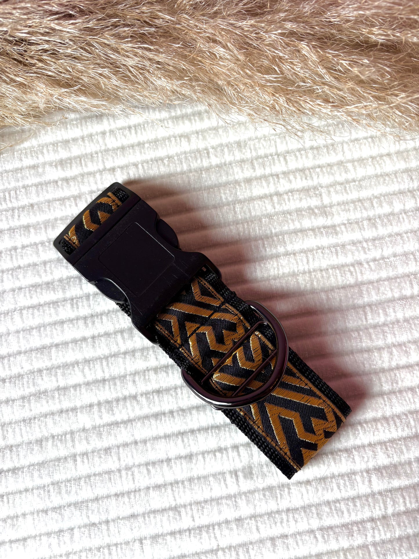 Halsband Desert