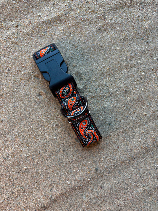 Halsband sunset